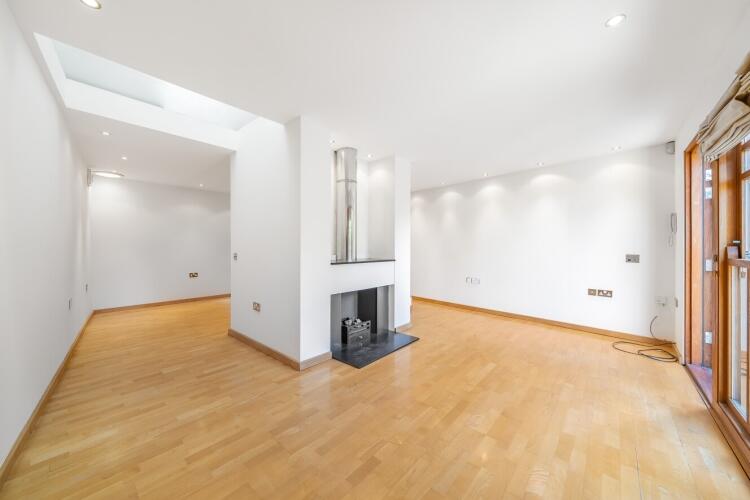 2 bed Detached House for rent in Streatham. From Kinleigh Folkard & Hayward