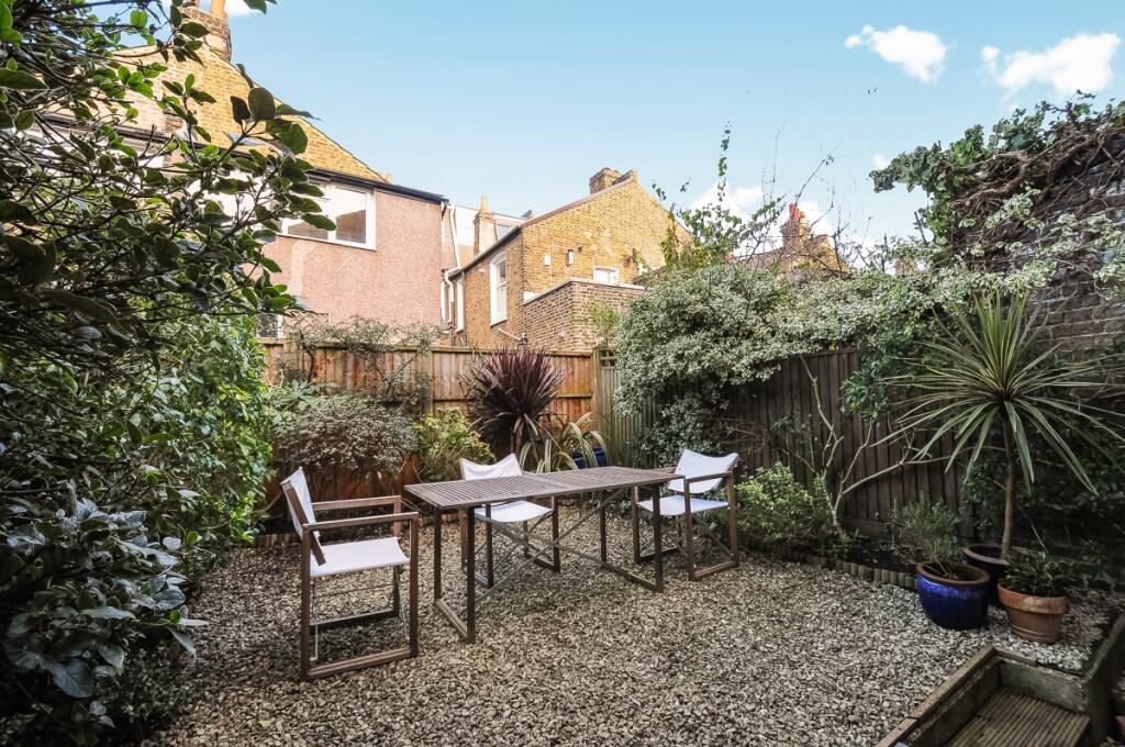 1 bed Flat for rent in Clapham. From Kinleigh Folkard & Hayward