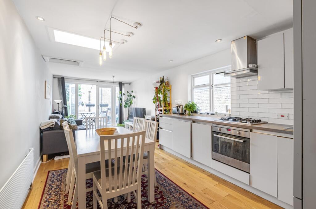 2 bed Apartment for rent in Streatham. From Kinleigh Folkard & Hayward