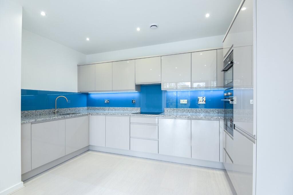2 bed 1st Floor Flat for rent in Clapham. From Kinleigh Folkard & Hayward - Sales - Balham