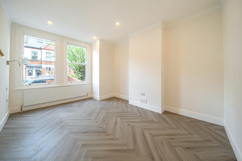 3 bed Not Specified for rent in Streatham. From Kinleigh Folkard & Hayward - Sales - Balham