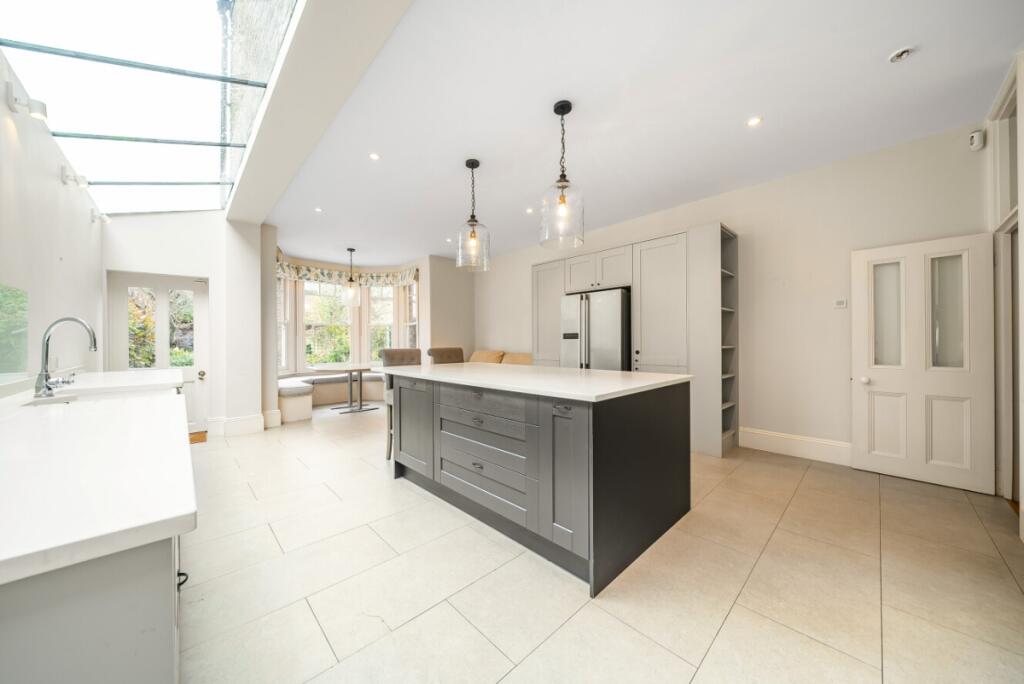 6 bed Detached for rent in London. From Kinleigh Folkard & Hayward - Sales - Balham 6 bed Detached for rent in London. From Kinleigh Folkard & Hayward - Sales - Balham