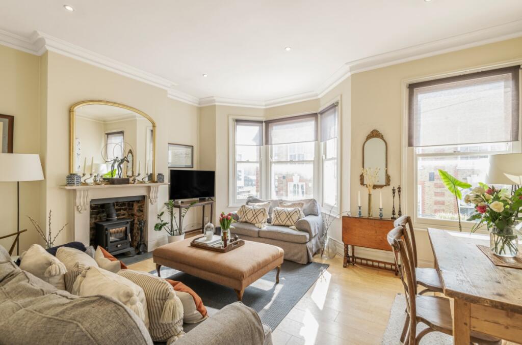 2 bed 1st Floor Flat for rent in Streatham. From Kinleigh Folkard & Hayward - Sales - Balham