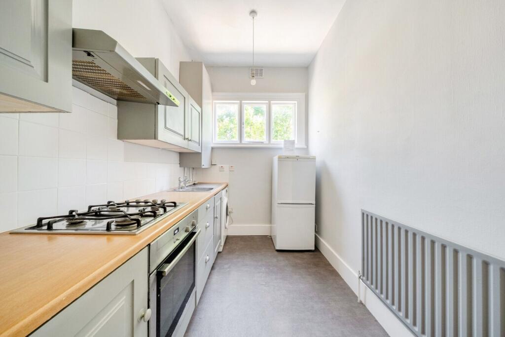 1 bed 1st Floor Flat for rent in Streatham. From Kinleigh Folkard & Hayward - Sales - Balham 1 bed 1st Floor Flat for rent in Streatham. From Kinleigh Folkard & Hayward - Sales - Balham