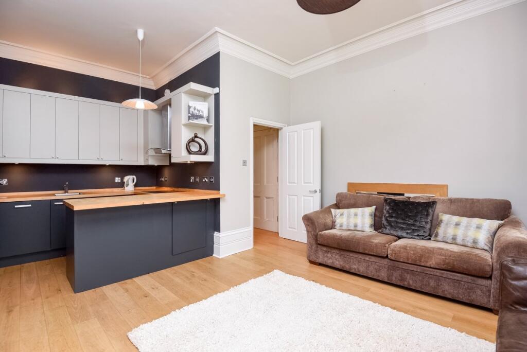 1 bed 1st Floor Flat for rent in Streatham. From Kinleigh Folkard & Hayward - Sales - Balham 1 bed 1st Floor Flat for rent in Streatham. From Kinleigh Folkard & Hayward - Sales - Balham