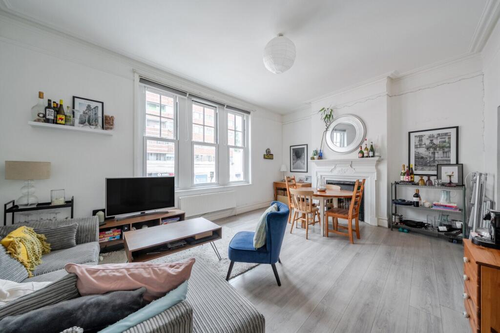 3 bed 1st Floor Flat for rent in Clapham. From Kinleigh Folkard & Hayward - Sales - Balham