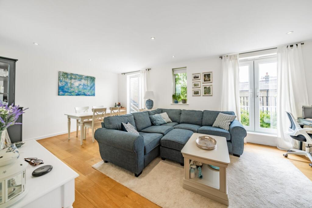 2 bed Detached for rent in Streatham. From Kinleigh Folkard & Hayward - Sales - Balham