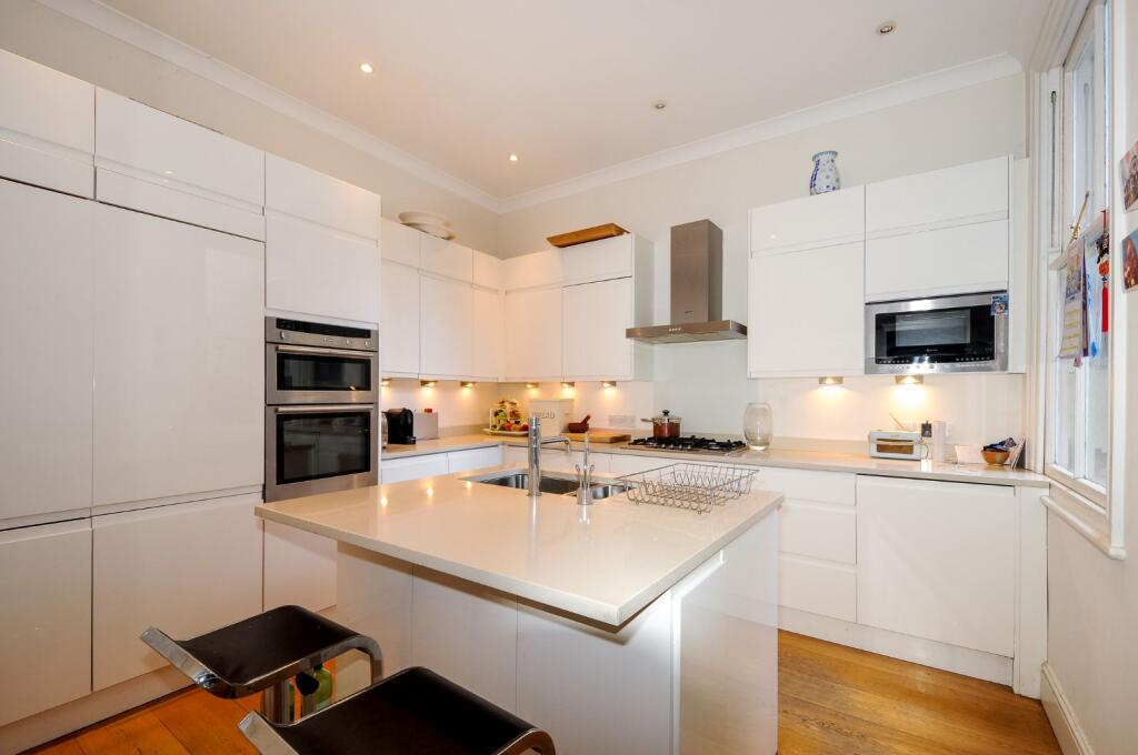 5 bed Detached for rent in London. From Kinleigh Folkard & Hayward - Sales - Balham
