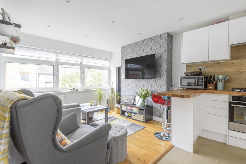 2 bed 1st Floor Flat for rent in Clapham. From Kinleigh Folkard & Hayward - Sales - Balham