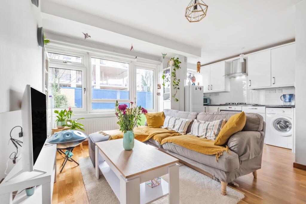 1 bed 1st Floor Flat for rent in London. From Kinleigh Folkard & Hayward - Sales - Balham