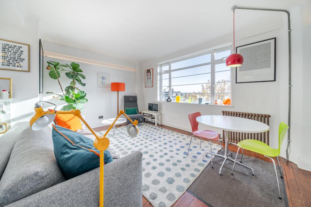 1 bed 1st Floor Flat for rent in London. From Kinleigh Folkard & Hayward - Sales - Balham