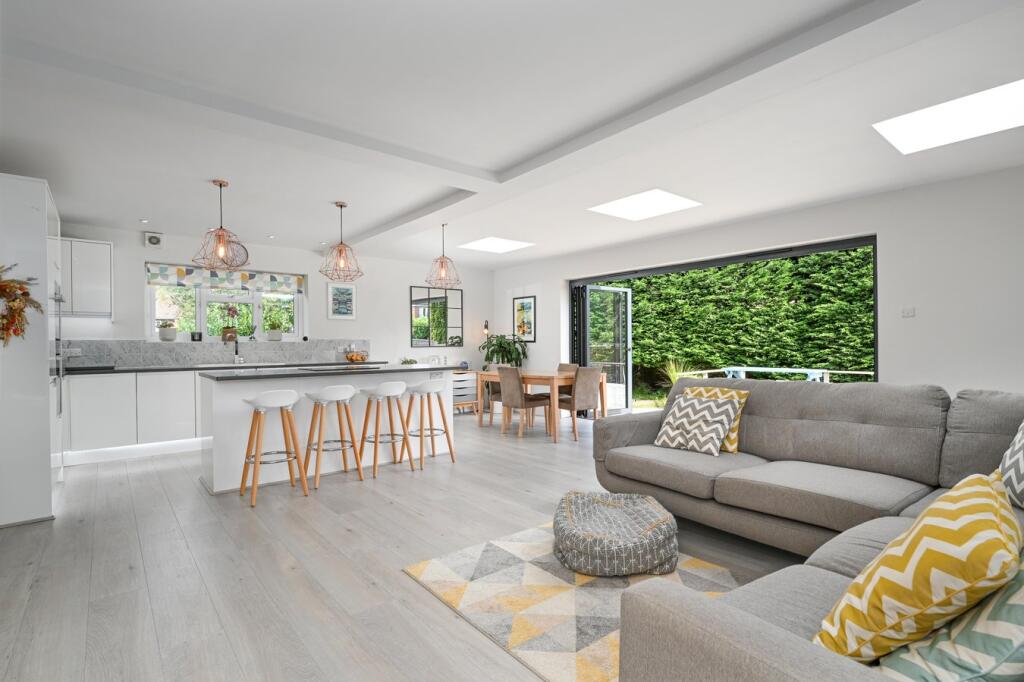 4 bed Semi Detached for rent in Weybridge. From Martin Flashman & Co. - Weybridge