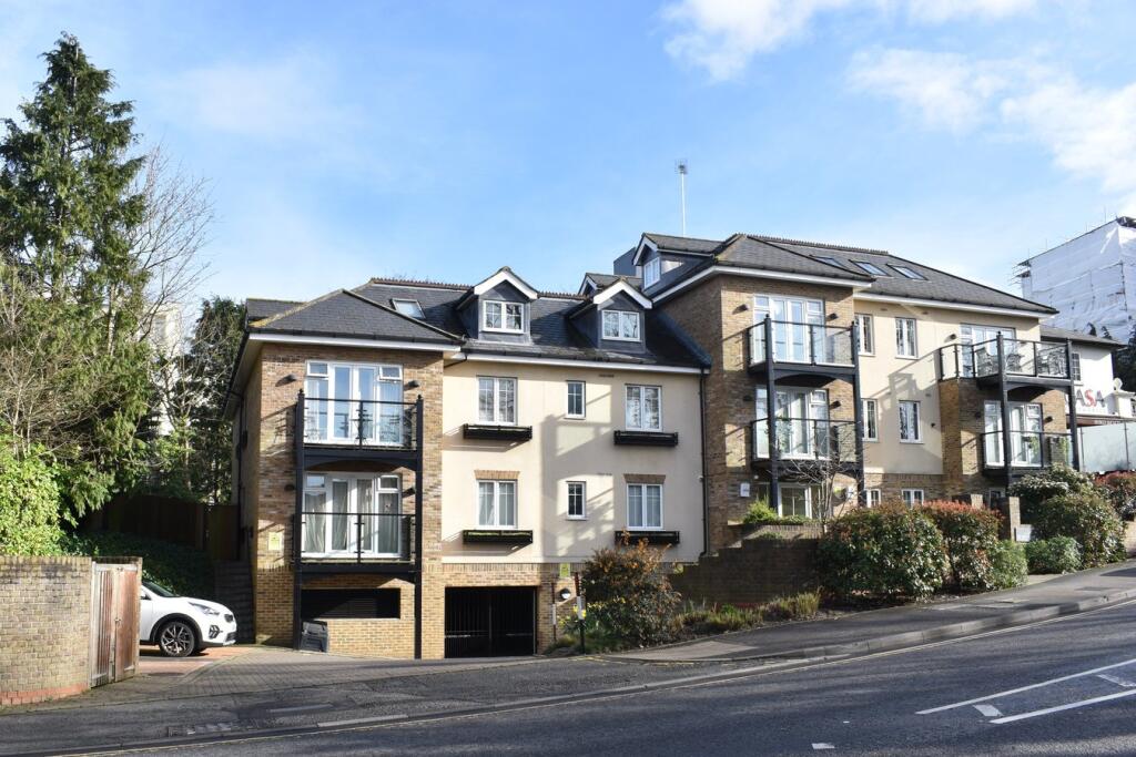 2 bed Apartment for rent in Weybridge. From Martin Flashman & Co. - Weybridge