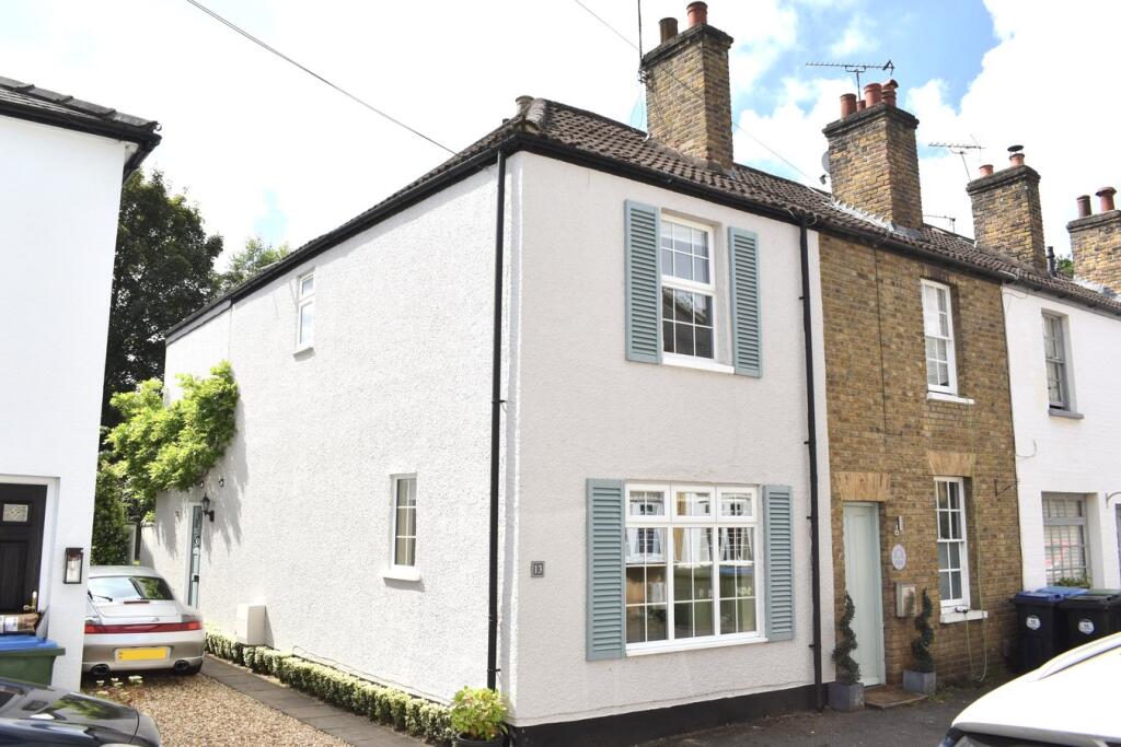 2 bed Detached for rent in Weybridge. From Martin Flashman & Co. - Weybridge