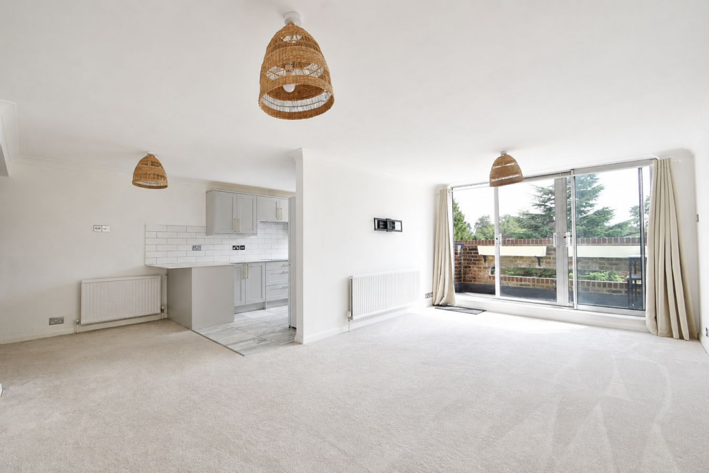 2 bed Apartment for rent in Weybridge. From Martin Flashman & Co. - Weybridge 2 bed Apartment for rent in Weybridge. From Martin Flashman & Co. - Weybridge
