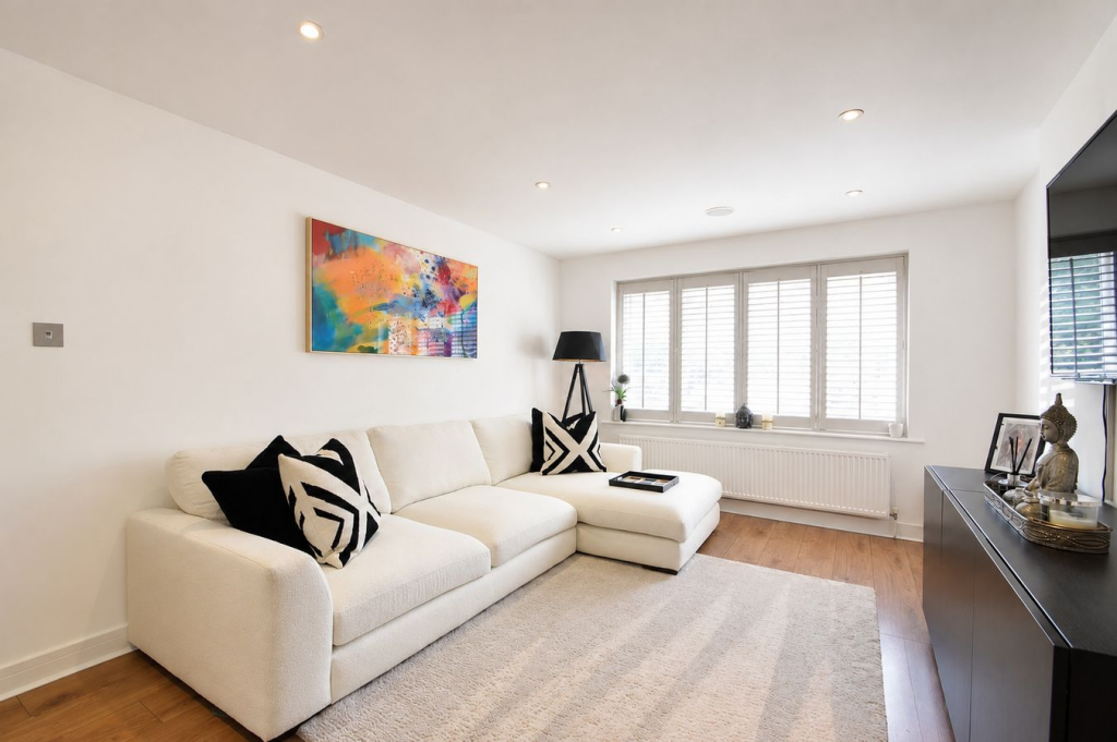 2 bed Annexe for rent in West Byfleet. From Martin Flashman & Co. - Weybridge