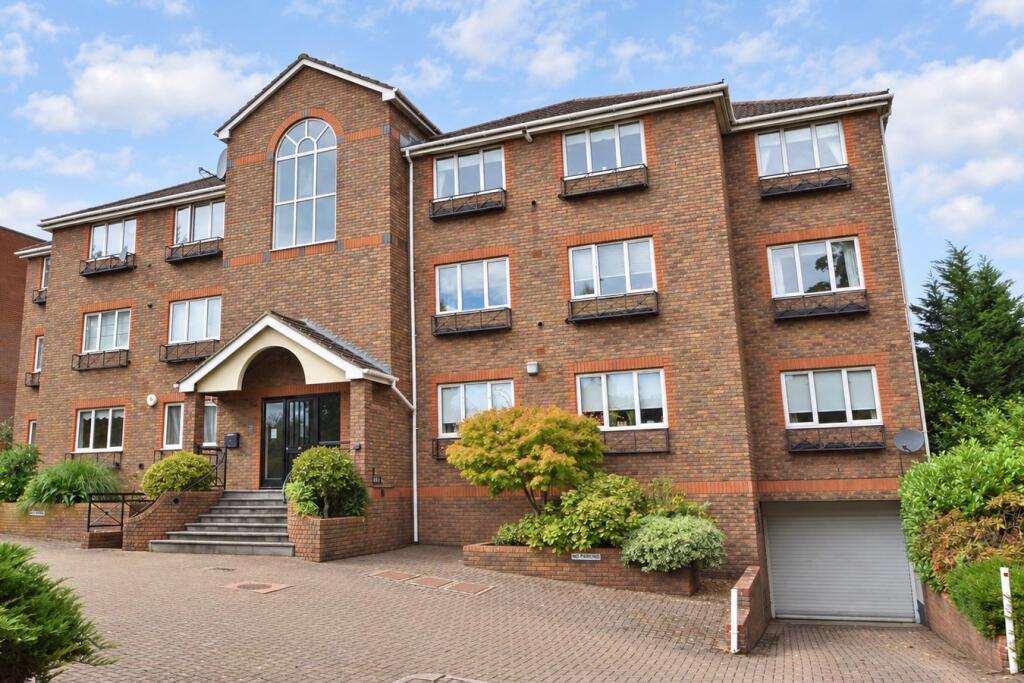 2 bed 1st Floor Flat for rent in Weybridge. From Martin Flashman & Co. - Weybridge
