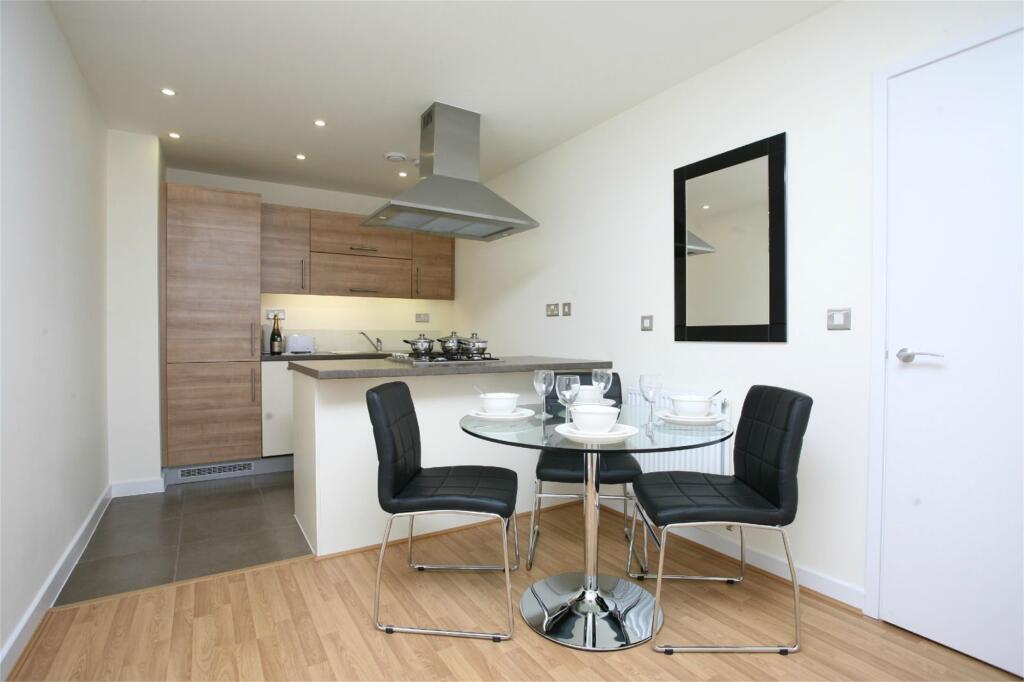 2 bed Apartment for rent in Poplar. From Hurford Salvi Carr - Docklands 2 bed Apartment for rent in Poplar. From Hurford Salvi Carr - Docklands