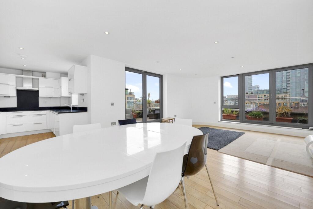 2 bed Penthouse for rent in Stepney. From Hurford Salvi Carr - Docklands