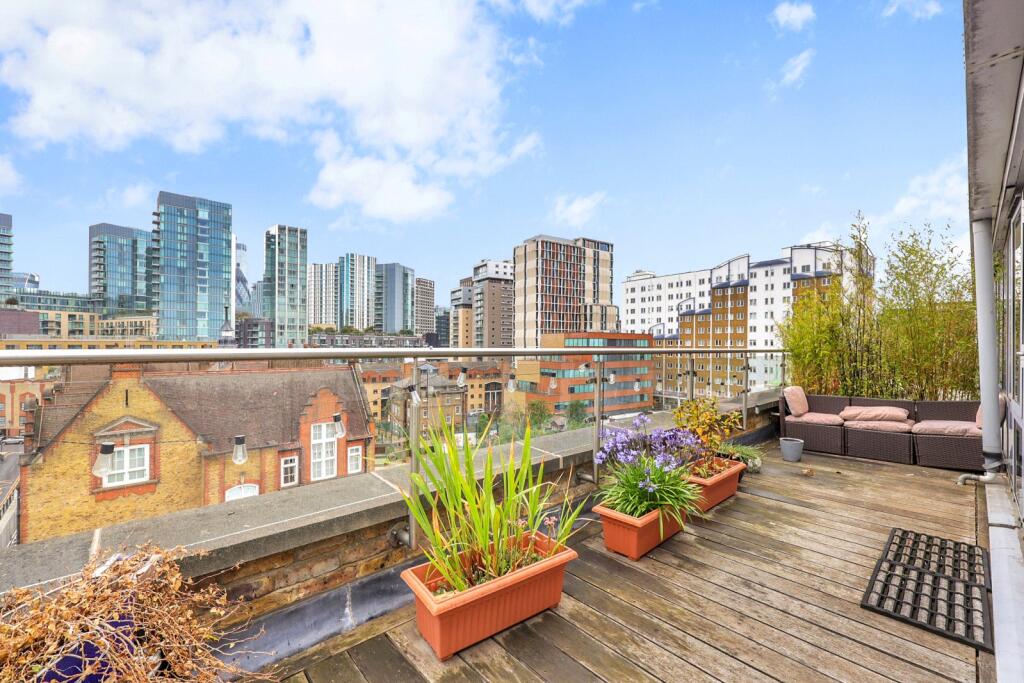 2 bed Penthouse for rent in Stepney. From Hurford Salvi Carr - Docklands 2 bed Penthouse for rent in Stepney. From Hurford Salvi Carr - Docklands