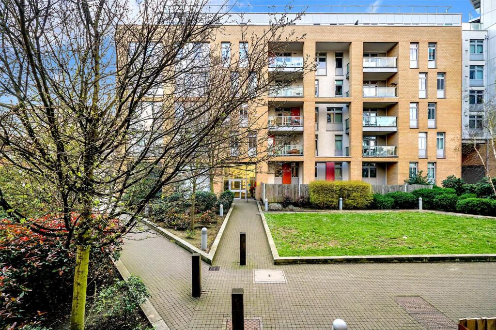 3 bed Apartment for rent in Poplar. From Hurford Salvi Carr - Docklands 3 bed Apartment for rent in Poplar. From Hurford Salvi Carr - Docklands
