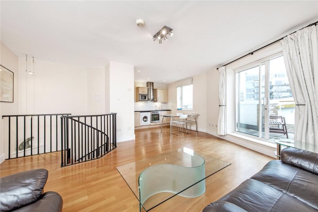 2 bed Penthouse for rent in Poplar. From Hurford Salvi Carr - Docklands 2 bed Penthouse for rent in Poplar. From Hurford Salvi Carr - Docklands