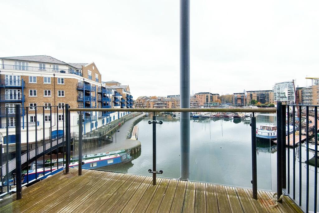 4 bed End of Terrace for rent in Poplar. From Hurford Salvi Carr - Docklands