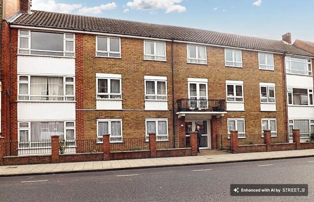 3 bed 1st Floor Flat for rent in Portsmouth. From Chinneck Shaw - Chinneck Shaw 3 bed 1st Floor Flat for rent in Portsmouth. From Chinneck Shaw - Chinneck Shaw