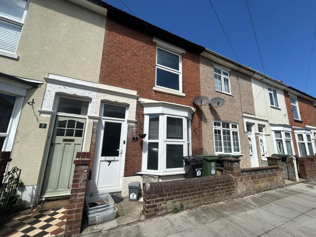 2 bed Mid Terraced House for rent in Portsmouth. From Chinneck Shaw - Chinneck Shaw