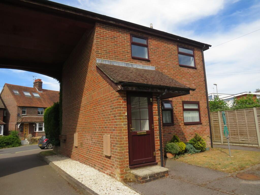 1 bed 1st Floor Flat for rent in Wheatsheaf Common. From Chinneck Shaw - Chinneck Shaw