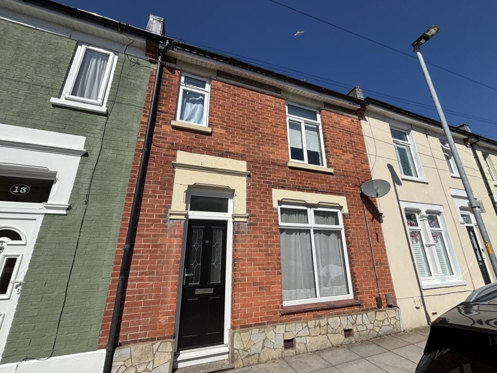 2 bed Mid Terraced House for rent in Portsmouth. From Chinneck Shaw - Chinneck Shaw 2 bed Mid Terraced House for rent in Portsmouth. From Chinneck Shaw - Chinneck Shaw