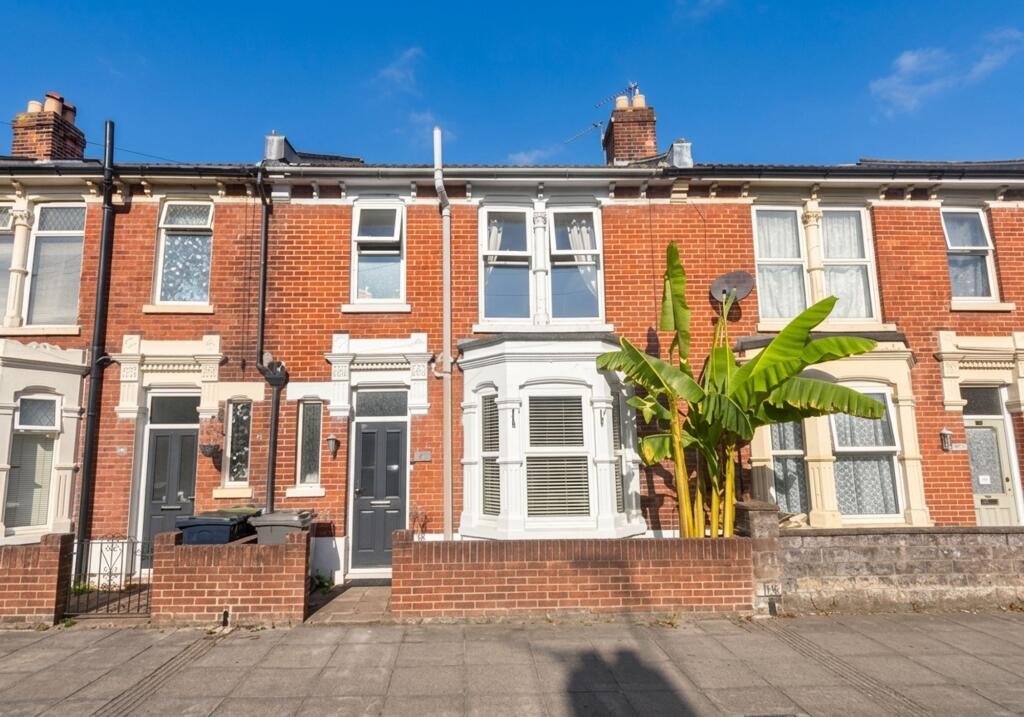 3 bed Mid Terraced House for rent in Portsmouth. From Chinneck Shaw - Chinneck Shaw 3 bed Mid Terraced House for rent in Portsmouth. From Chinneck Shaw - Chinneck Shaw