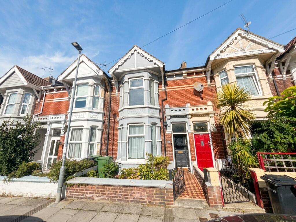 3 bed Mid Terraced House for rent in Portsmouth. From Chinneck Shaw - Chinneck Shaw 3 bed Mid Terraced House for rent in Portsmouth. From Chinneck Shaw - Chinneck Shaw