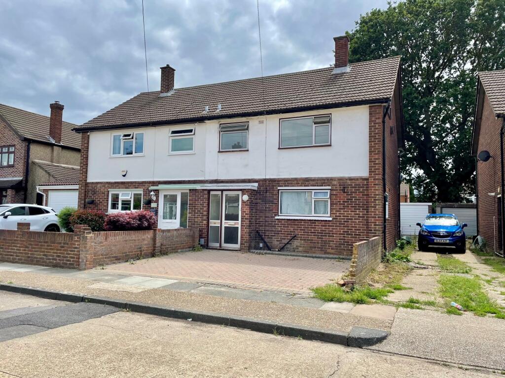 3 bed Semi Detached for rent in Romford. From Ashton & Perkins - Romford