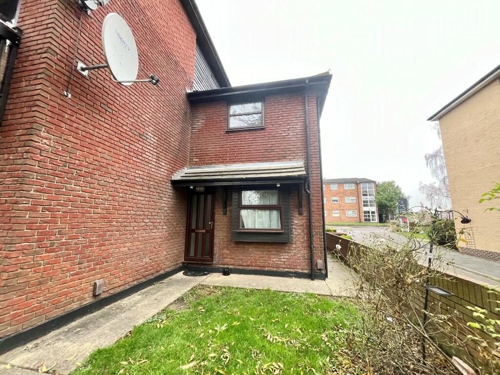 1 bed Detached for rent in Romford. From Ashton & Perkins - Romford