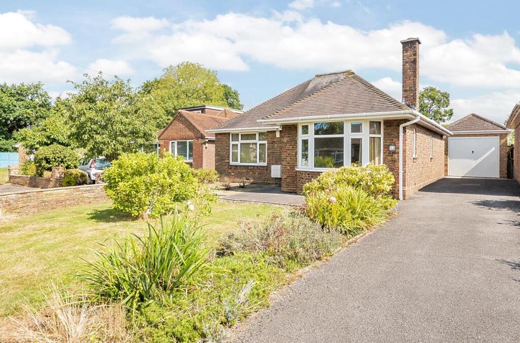 2 bed Detached bungalow for rent in Eastleigh. From Sparks Ellison - Chandler's Ford 2 bed Detached bungalow for rent in Eastleigh. From Sparks Ellison - Chandler's Ford