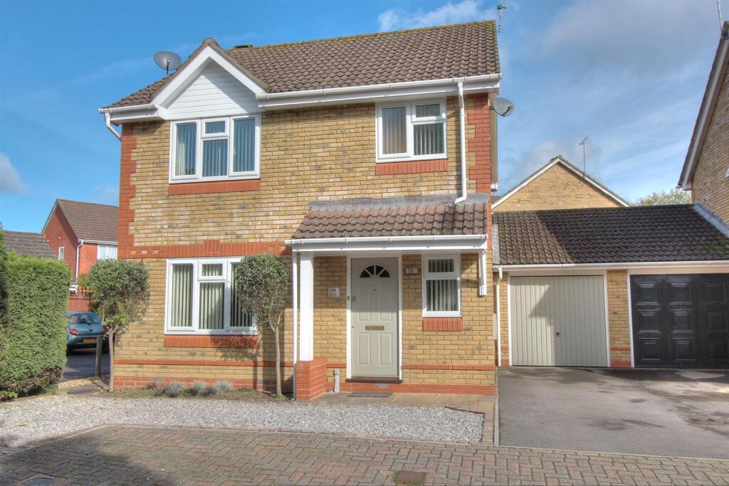 3 bed Link detached for rent in Broadgate. From Sparks Ellison - Chandler's Ford