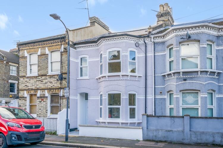 4 bed End Terraced House for rent in Hammersmith. From Kinleigh Folkard & Hayward