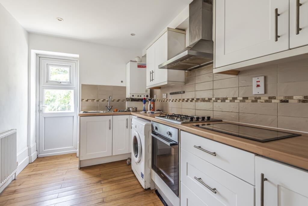 3 bed Flat for rent in Hammersmith. From Kinleigh Folkard & Hayward