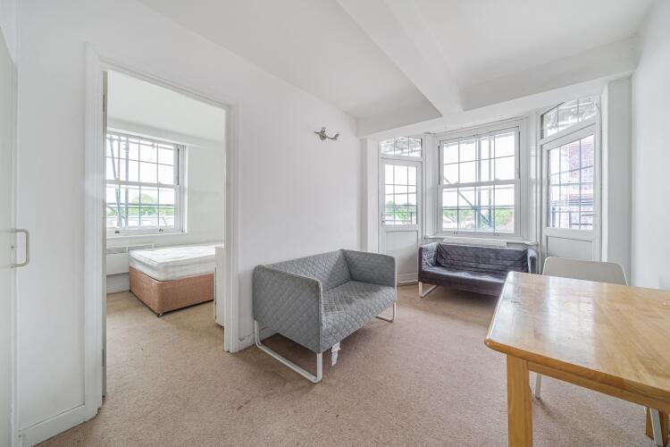 4 bed Apartment for rent in Chiswick. From Kinleigh Folkard & Hayward