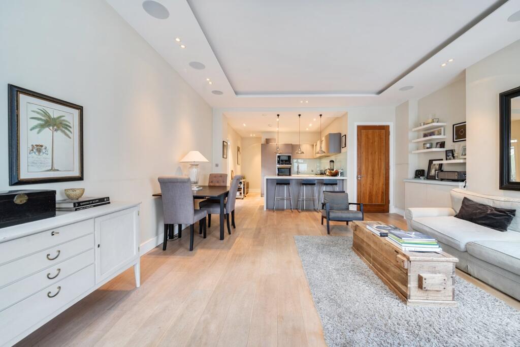 2 bed 1st Floor Flat for rent in London. From Kinleigh Folkard & Hayward - Sales - Hammersmith & Shepherds Bush