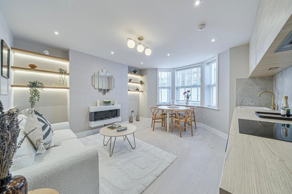 2 bed 1st Floor Flat for rent in London. From Kinleigh Folkard & Hayward - Sales - Hammersmith & Shepherds Bush