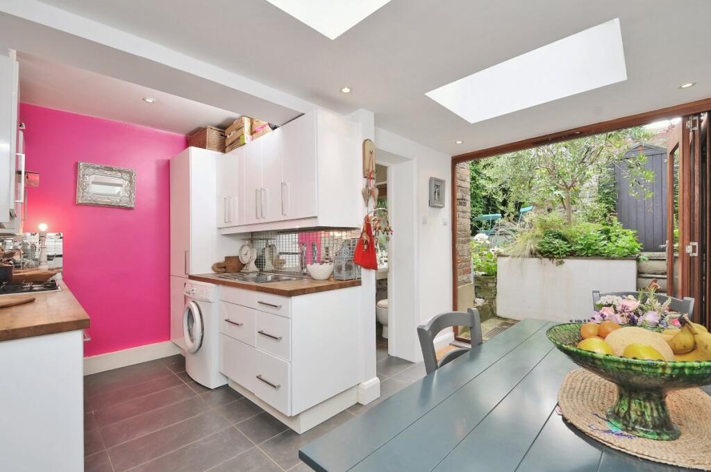 1 bed 1st Floor Flat for rent in London. From Kinleigh Folkard & Hayward - Sales - Hammersmith & Shepherds Bush