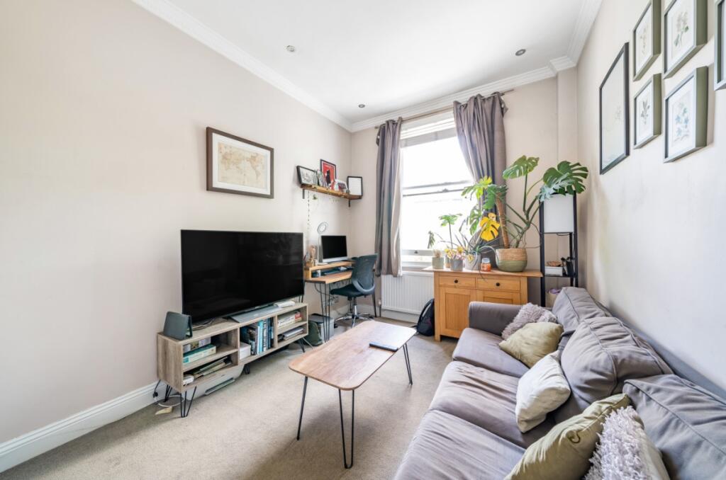 2 bed 1st Floor Flat for rent in Hammersmith. From Kinleigh Folkard & Hayward - Sales - Hammersmith & Shepherds Bush