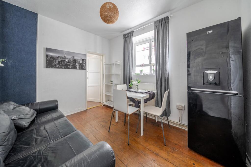 3 bed 1st Floor Flat for rent in Hammersmith. From Kinleigh Folkard & Hayward - Sales - Hammersmith & Shepherds Bush