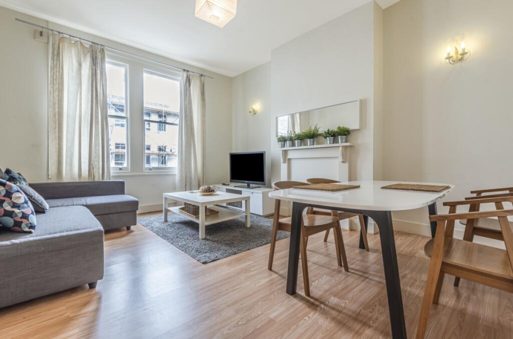 3 bed 1st Floor Flat for rent in Kensington. From Kinleigh Folkard & Hayward - Sales - Hammersmith & Shepherds Bush 3 bed 1st Floor Flat for rent in Kensington. From Kinleigh Folkard & Hayward - Sales - Hammersmith & Shepherds Bush