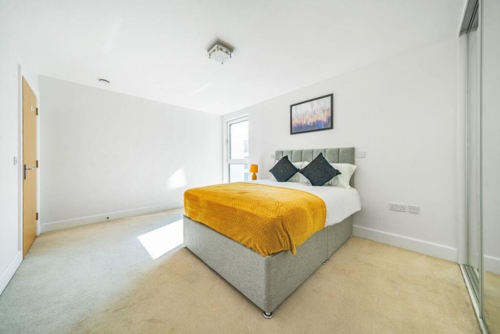 2 bed 1st Floor Flat for rent in Hammersmith. From Kinleigh Folkard & Hayward - Sales - Hammersmith & Shepherds Bush