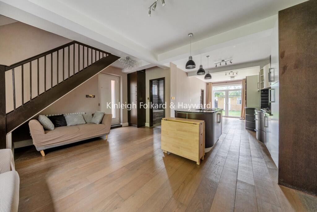 3 bed Detached for rent in London. From Kinleigh Folkard & Hayward - Sales - Hammersmith & Shepherds Bush