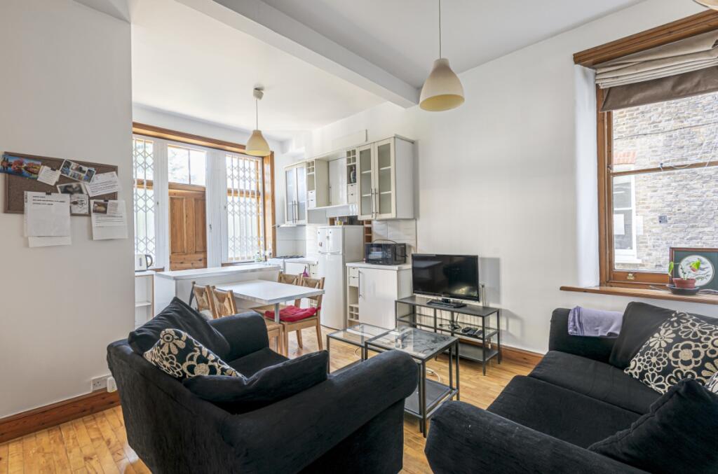 4 bed 1st Floor Flat for rent in Hammersmith. From Kinleigh Folkard & Hayward - Sales - Hammersmith & Shepherds Bush 4 bed 1st Floor Flat for rent in Hammersmith. From Kinleigh Folkard & Hayward - Sales - Hammersmith & Shepherds Bush