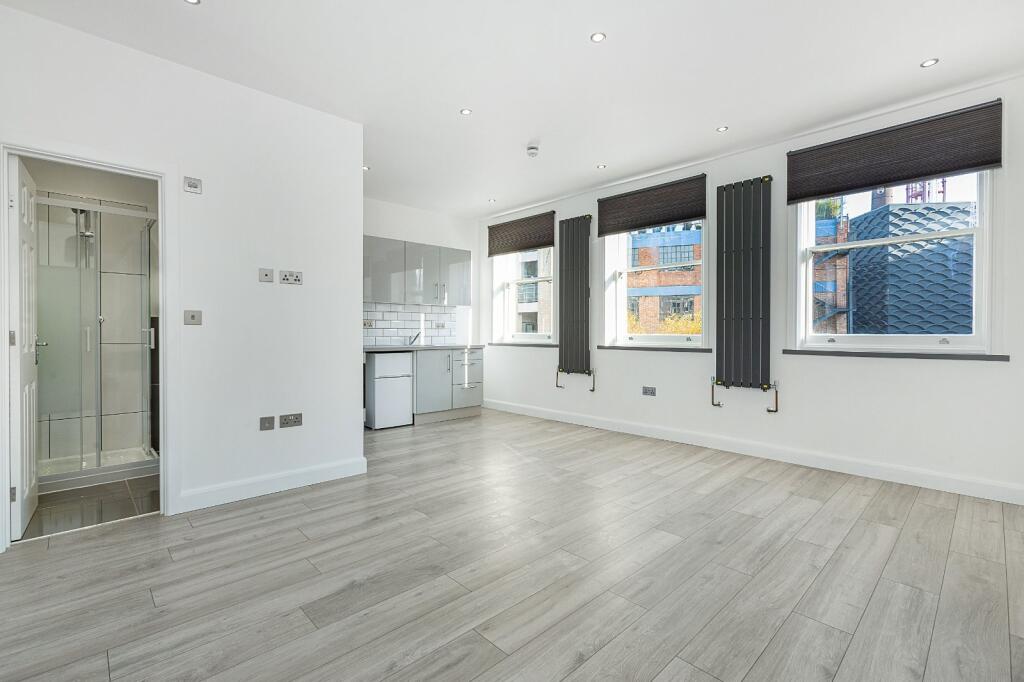 4 bed 1st Floor Flat for rent in London. From Kinleigh Folkard & Hayward - Sales - Hammersmith & Shepherds Bush 4 bed 1st Floor Flat for rent in London. From Kinleigh Folkard & Hayward - Sales - Hammersmith & Shepherds Bush